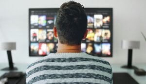Applications populaires pour regarder la TV en streaming gratuit sur écran connecté