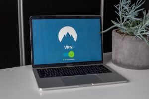 menu IPTV d’une box Android AliExpress affichant les réglages réseau